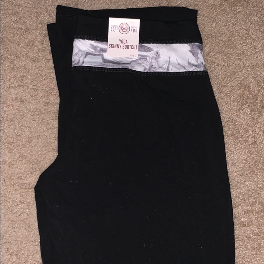 Black yoga pants